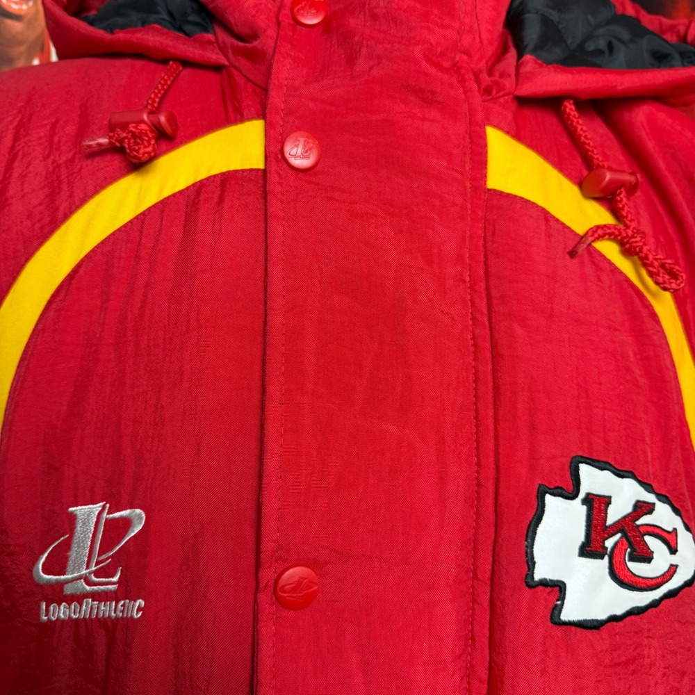 Vintage 90s Kansas City Chiefs Logo Athletic NFL Puffer Jacket Red Black Sz 2XL - Picture 2 of 13